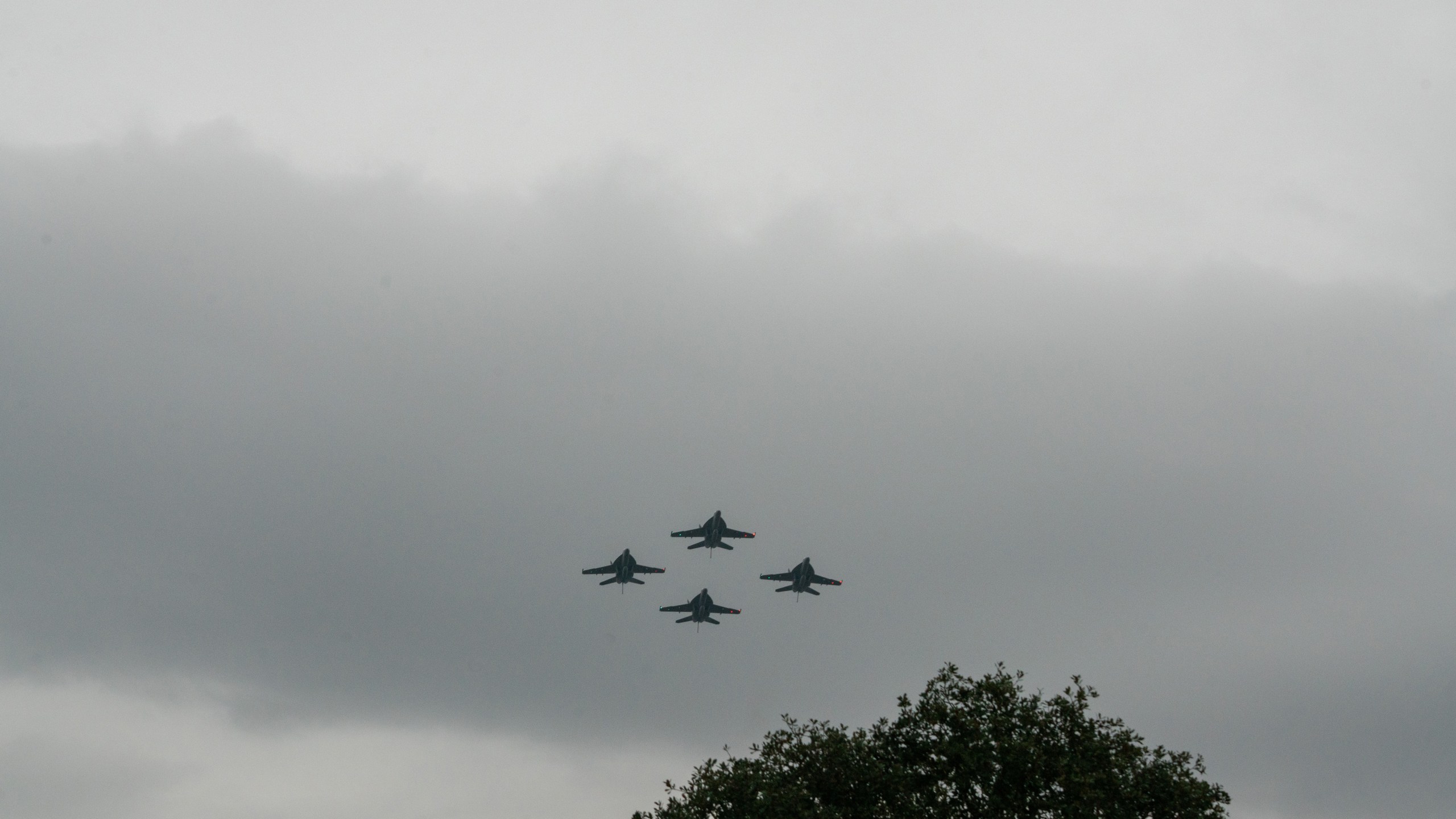 181206-N-KL846-1054_1544188729671