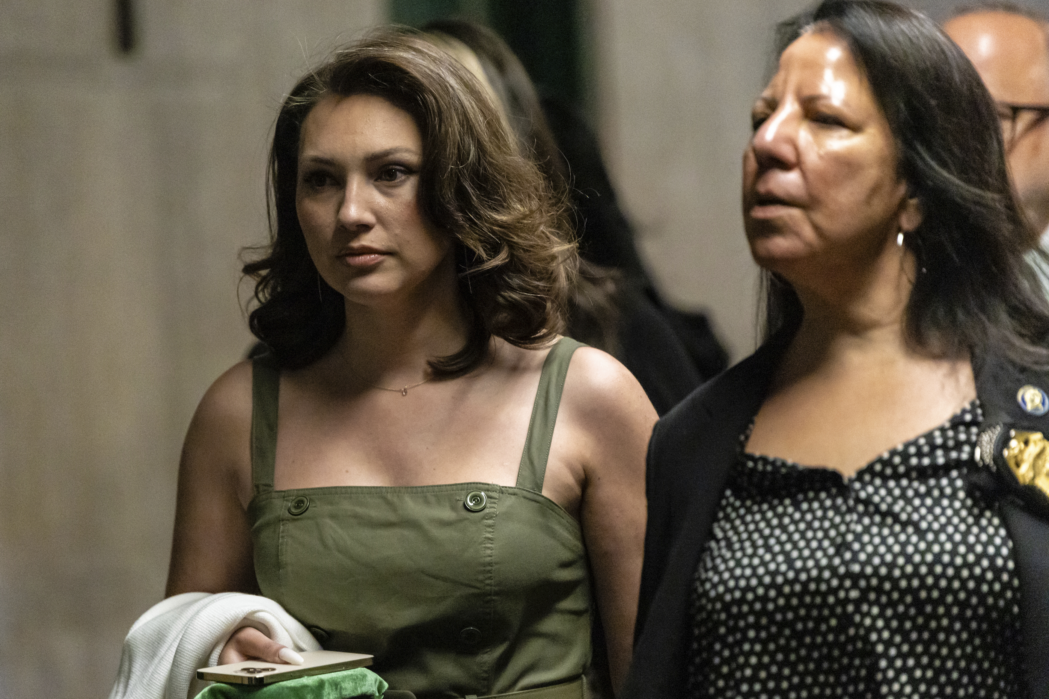 Actress Jessica Mann, left, arrives to testify in Harvey Weinstein's rape and sexual assault trial, Monday, May 19, 2025, in New York. (AP Photo/Stefan Jeremiah)