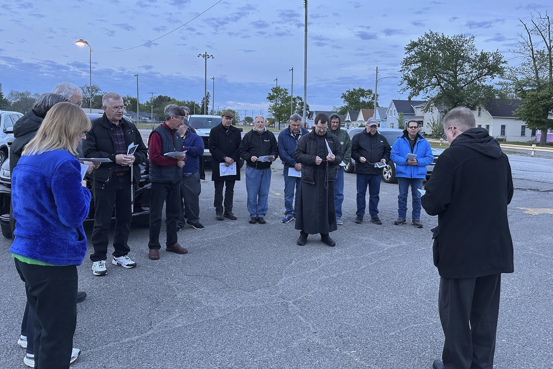 The Rev. Richard Holy leads a prayer vigil Monday, May 19, 2025, before a scheduled execution at the Indiana State Prison in Michigan City, Ind. (AP Photo/Ed White)