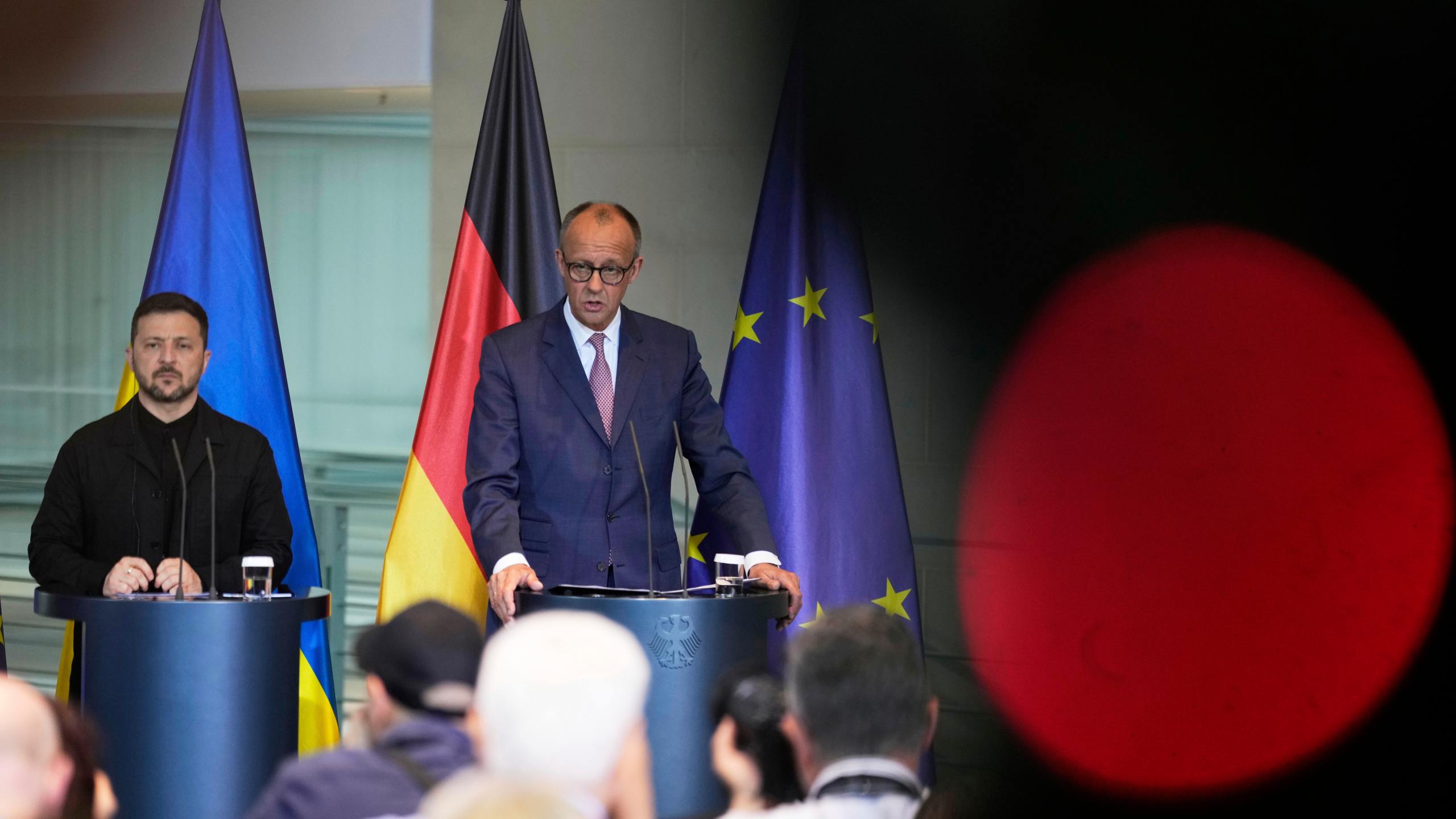 Germany's Chancellor Friedrich Merz, right, and Ukraine's President Volodymyr Zelenskyy attend a news conference at the chancellery in Berlin, Germany, Wednesday, May 28, 2025.(AP Photo/Markus Schreiber)