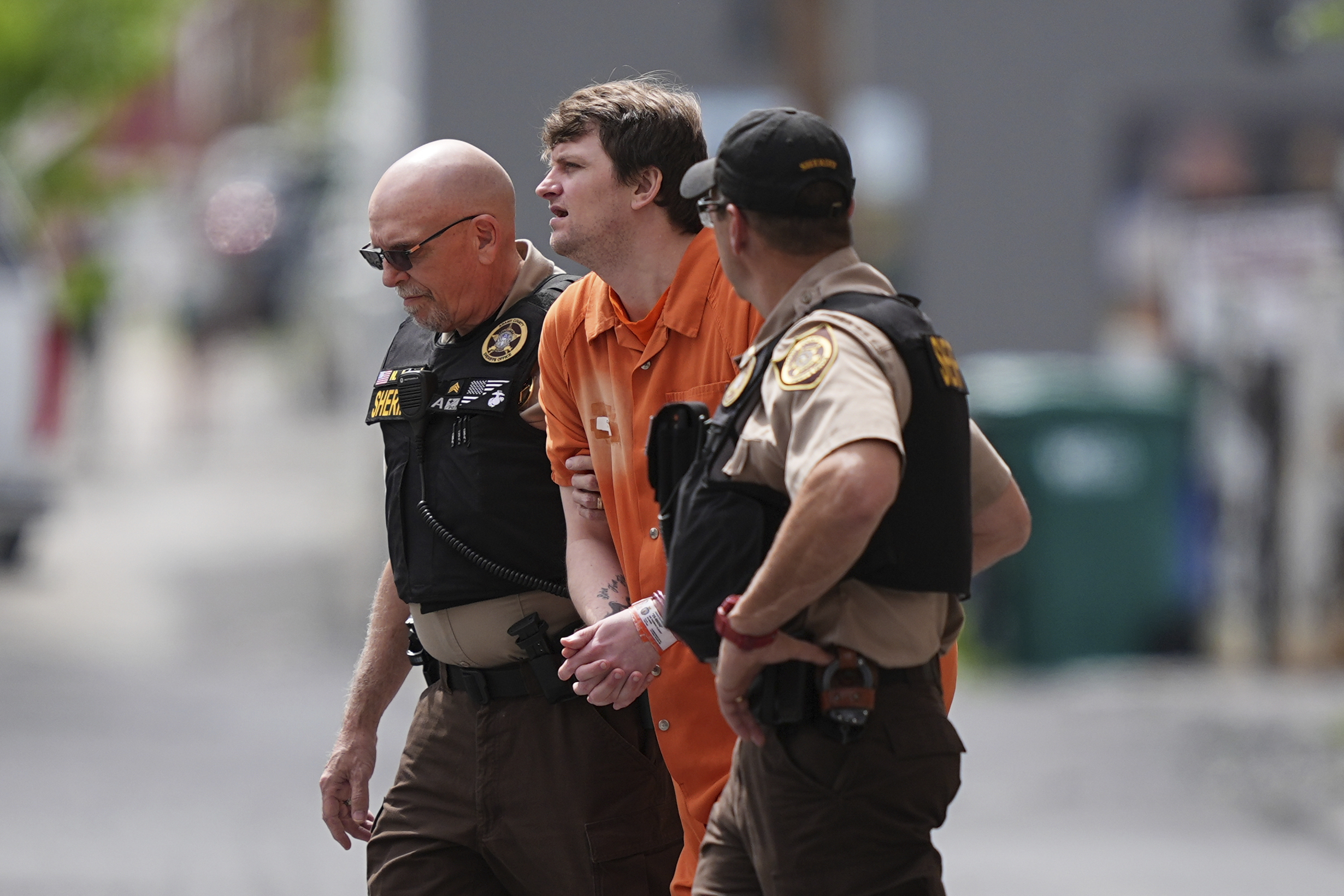 Sexual assault suspect Ian Cleary departs from the Adams County Court House in Gettysburg, Pa., Thursday, May 29, 2025. (AP Photo/Matt Rourke)