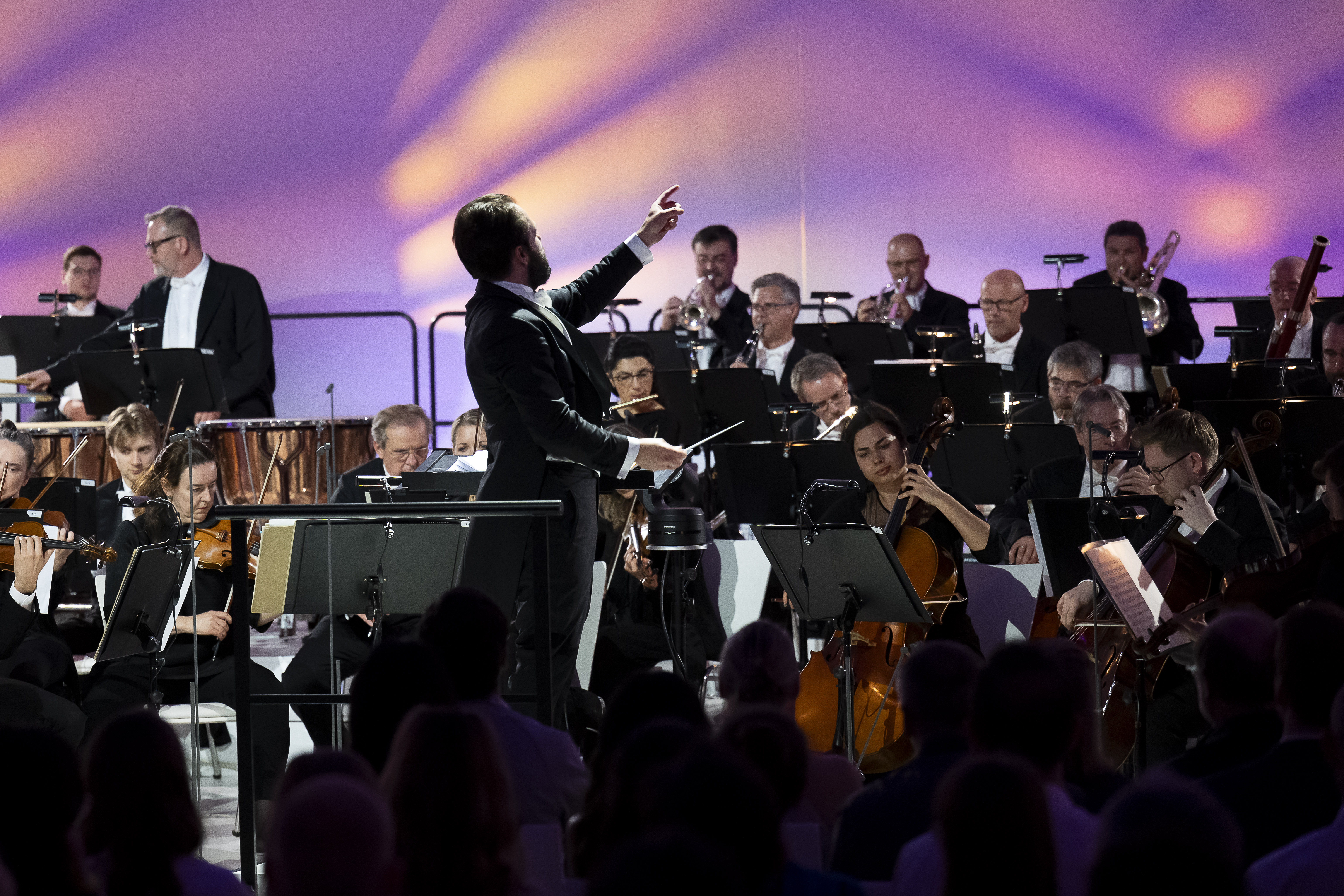 Members of the Vienna Symphony Orchestra perform "The Blue Danube" waltz as it is transmitted into deep space towards Voyager 1. in Vienna, Austria, on Saturday, May 31, 2025. (AP Photo/Denes Erdos)
