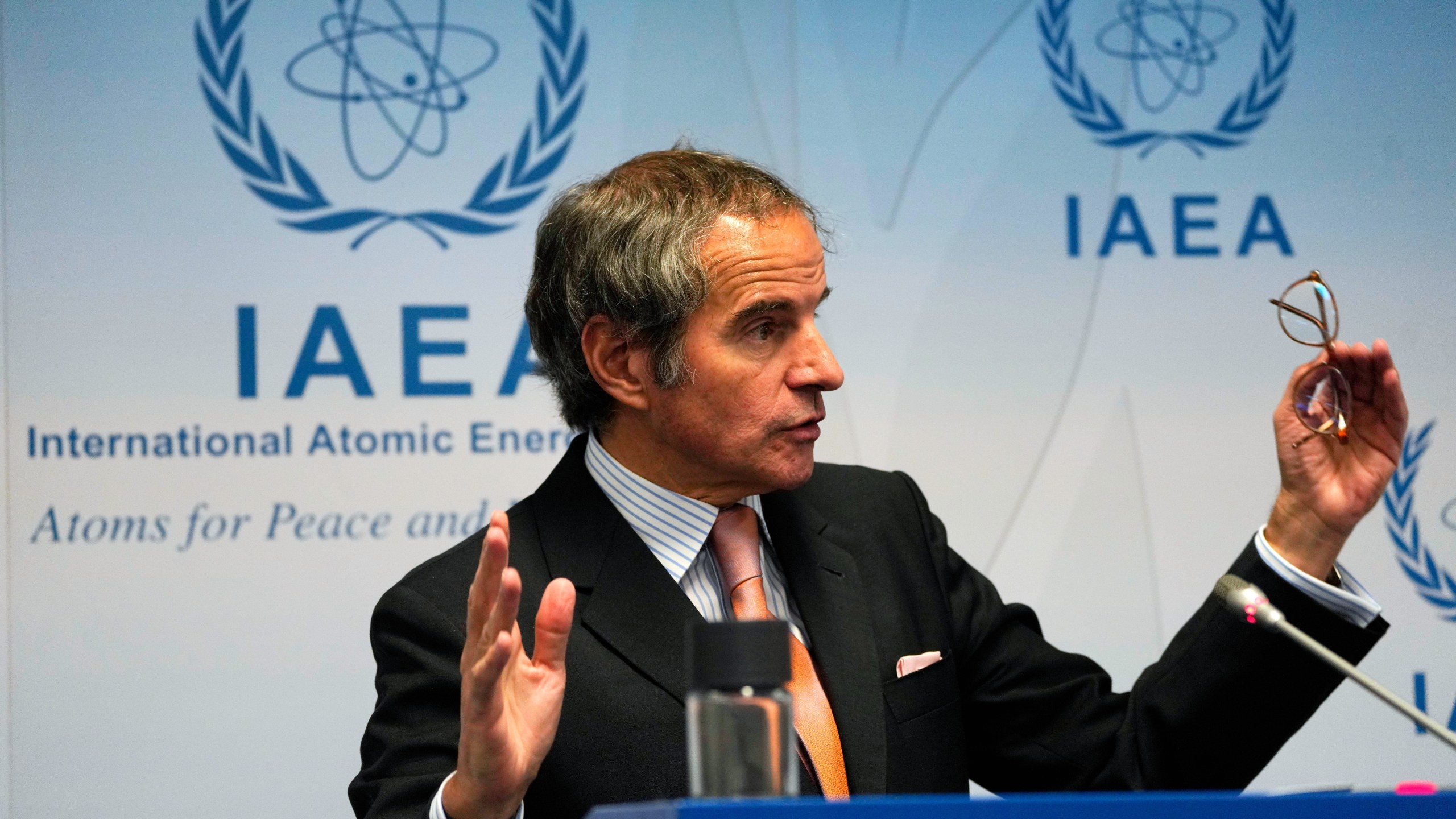 Rafael Mariano Grossi, the director-general of the International Atomic Energy Agency, speaks to journalists attending a weeklong seminar at the agency in Vienna, Austria, Wednesday, May 28, 2025. (AP Photo/Jon Gambrell)