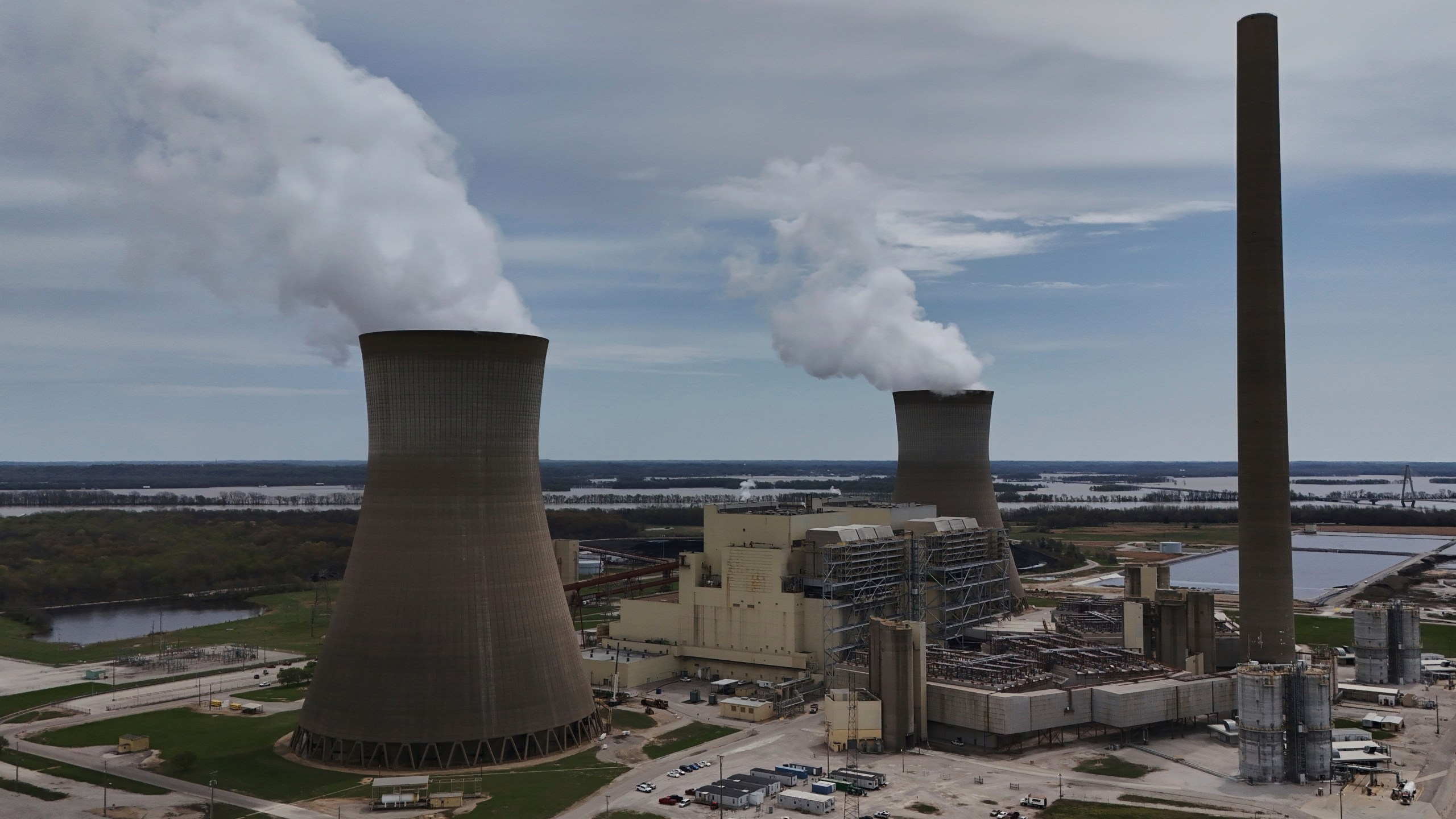 The Rockport Power Plant operates Wednesday, April 9, 2025, in Rockport, Ind. (AP Photo/Joshua A. Bickel)