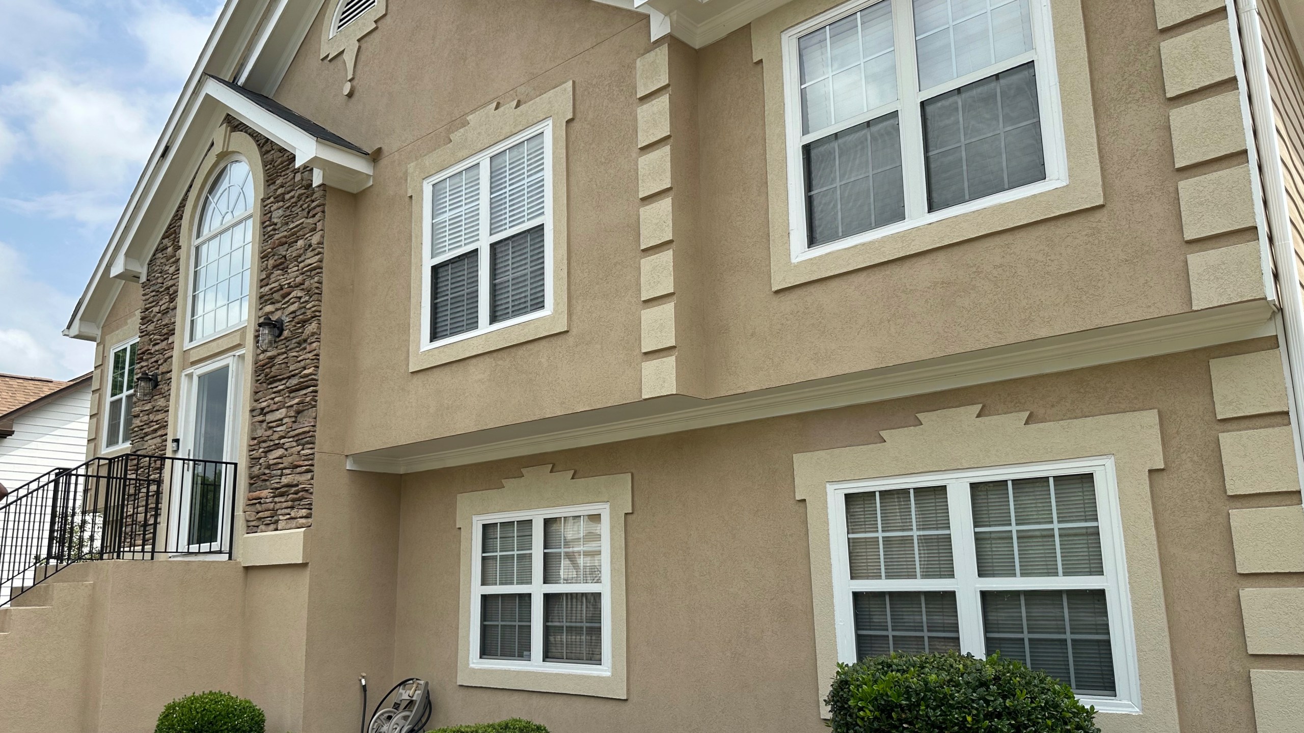 FILE - The Atlanta home where Trina Martin, her then-boyfriend Toi Cliatt and her 7-year-old son were living when the FBI broke down the door and stormed in, is seen April 25, 2025. (AP Photo/Sudhin Thanawala, File)