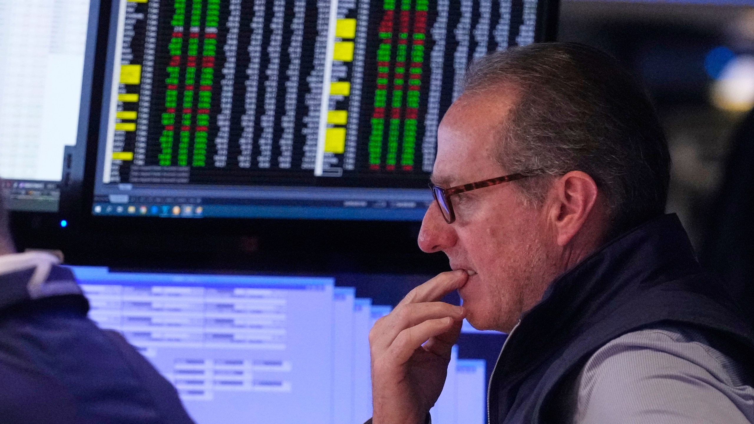Specialist Glenn Carell works on the floor of the New York Stock Exchange, Tuesday, June 10, 2025. (AP Photo/Richard Drew)