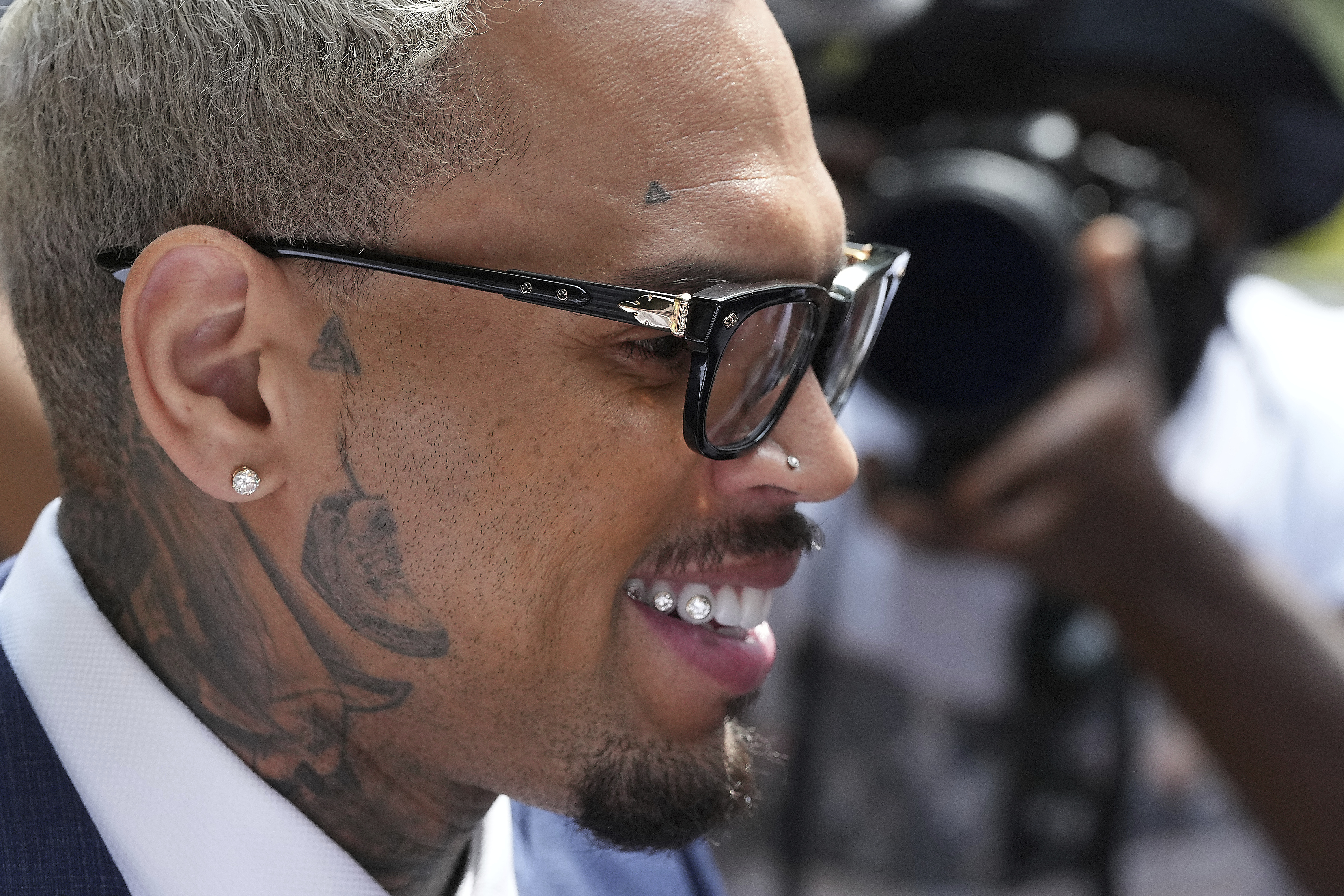 US R&B singer Chris Brown leaves Southwark Crown Court after attending a plea hearing in London, Friday, June 20, 2025.(AP Photo/Frank Augstein)