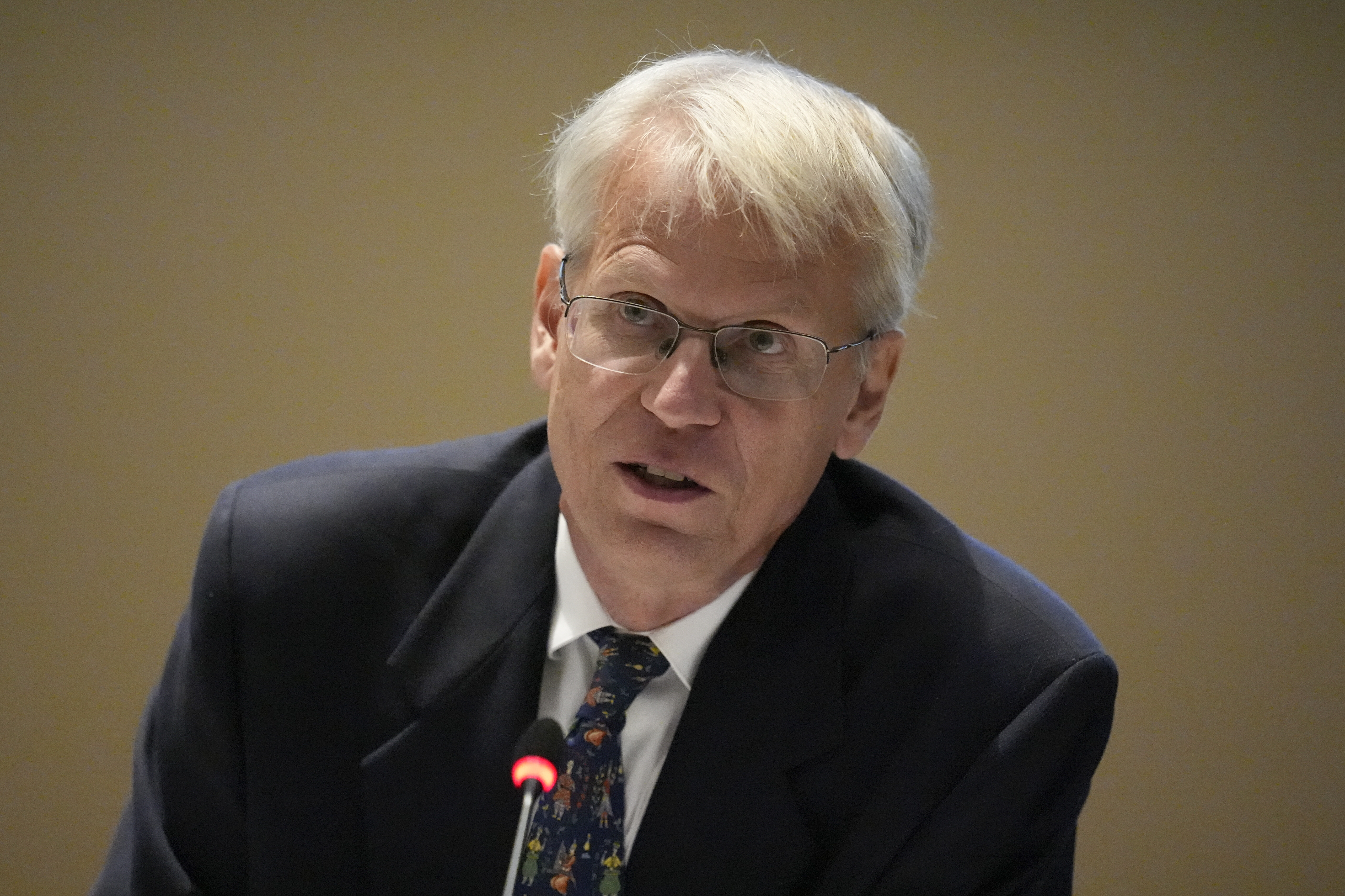 Dr. Martin Kulldorf speaks during a meeting of the Advisory Committee in Immunization Practices at the CDC, Wednesday, June 25, 2025, in Atlanta. (AP Photo/Mike Stewart)