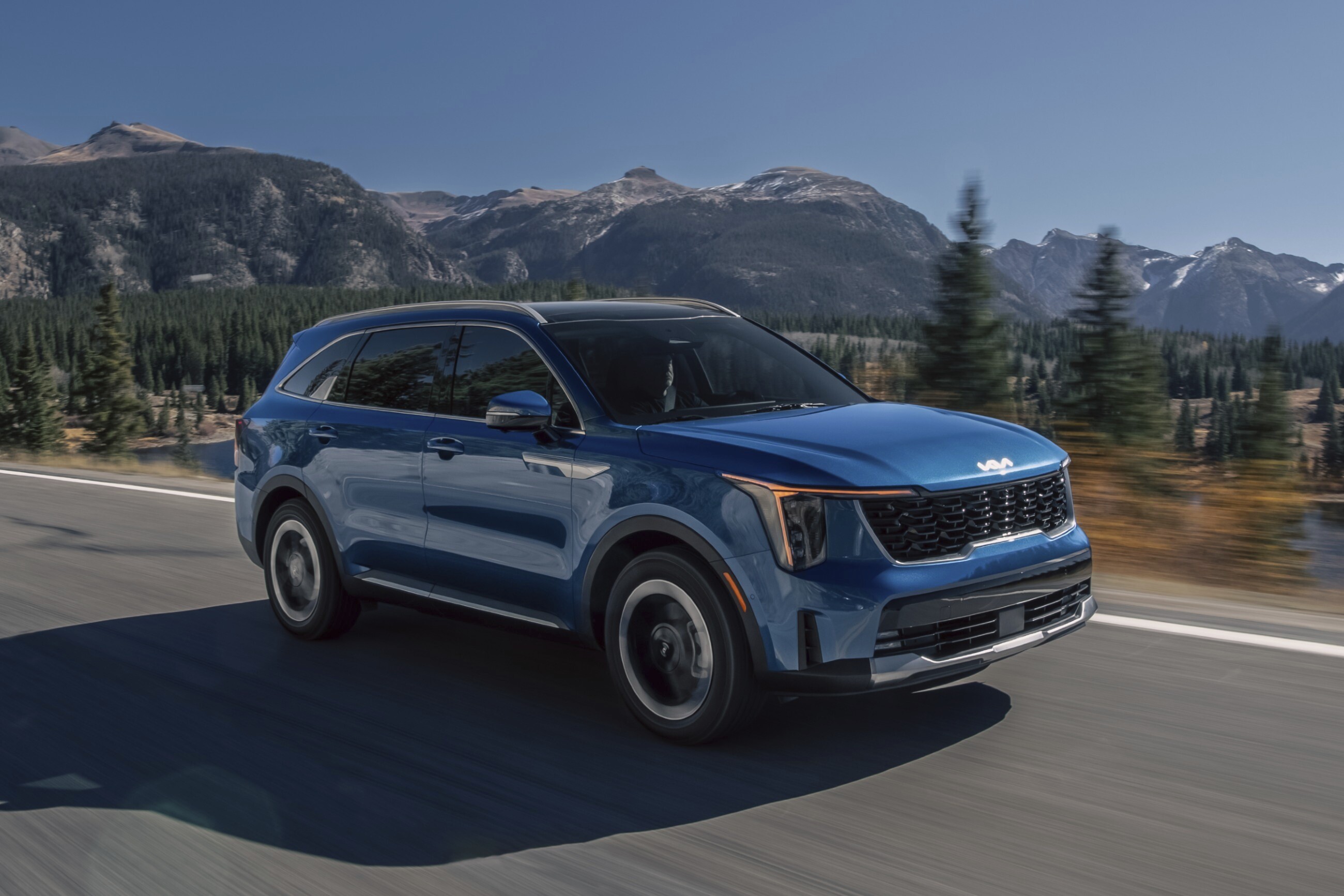 This photo provided by Kia shows the 2025 Sorento Hybrid. The Sorento Hybrid is an enticing option if you're looking for a small SUV with three rows of seating and good mpg. (Courtesy of Kia America via AP)