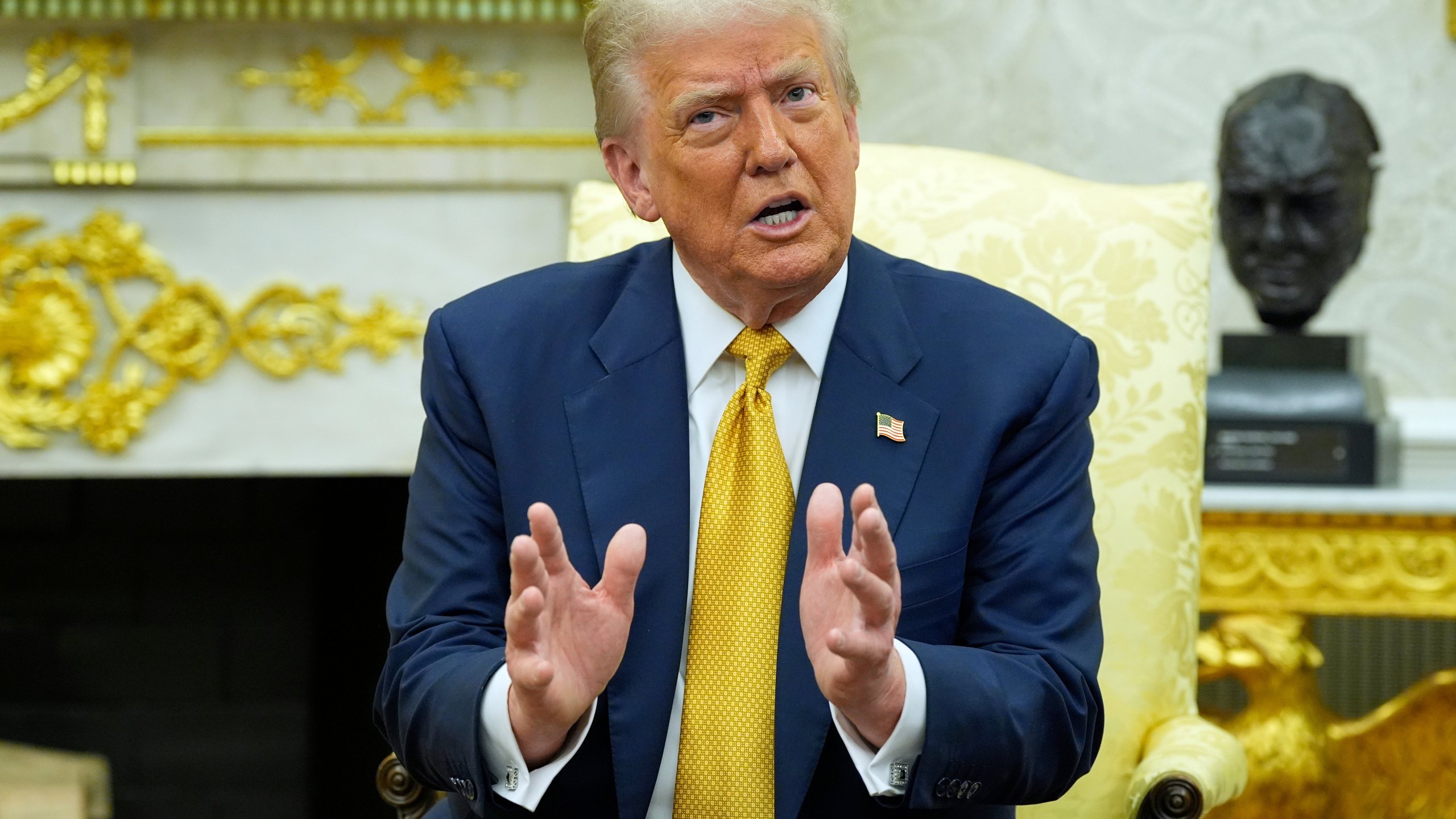 President Donald Trump meets with Philippine President Ferdinand Marcos Jr., in the Oval Office of the White House, Tuesday, July 22, 2025, in Washington. (AP Photo/Alex Brandon)
