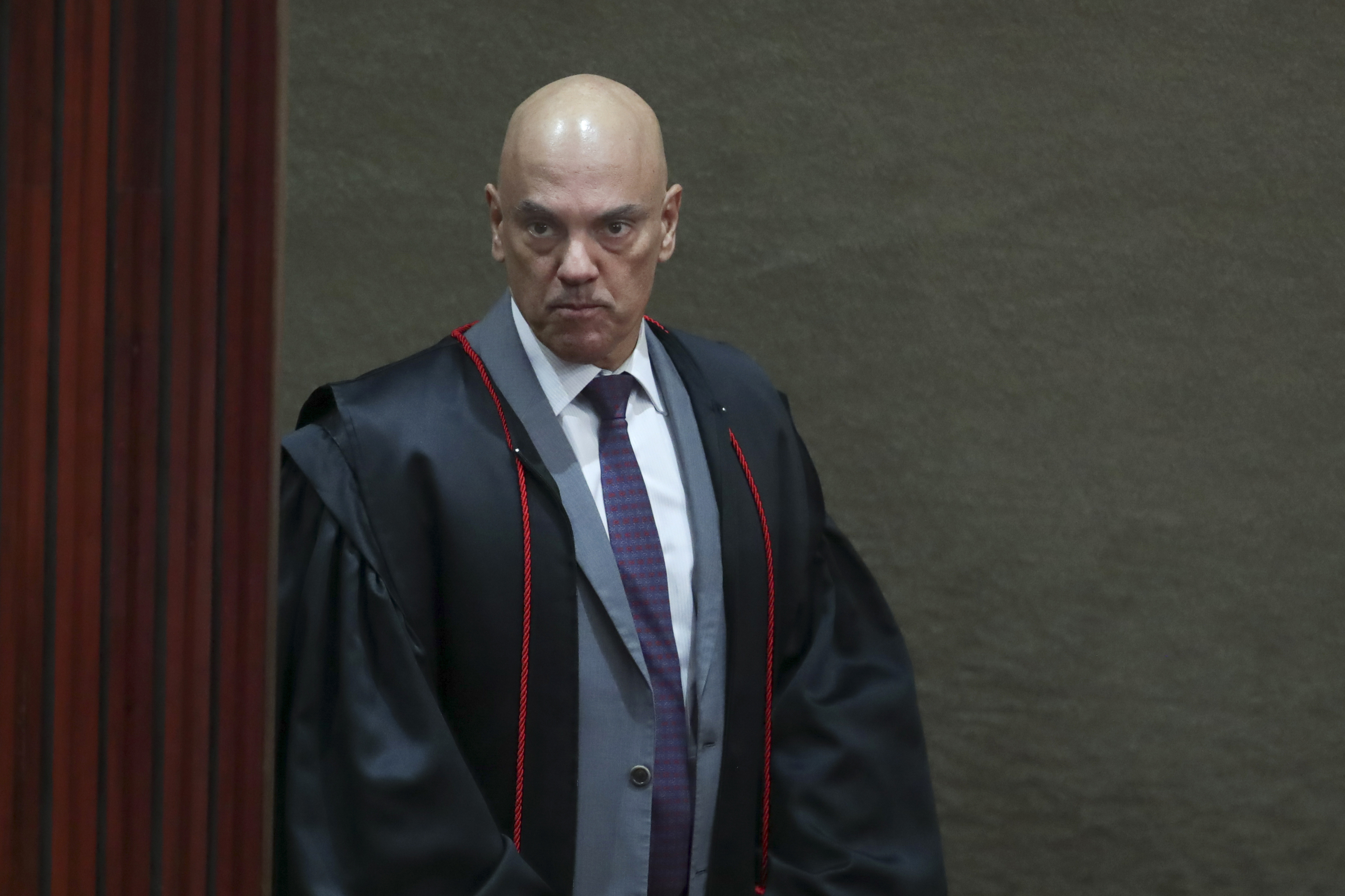 FILE - President of the Supreme Electoral Court, Minister Alexandre de Moraes arrives to preside over the trial of former President Jair Bolsonaro in Brasilia, Brazil, June 29, 2023. (AP Photo/Gustavo Moreno, File)