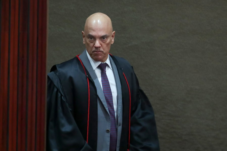 FILE - President of the Supreme Electoral Court, Minister Alexandre de Moraes arrives to preside over the trial of former President Jair Bolsonaro in Brasilia, Brazil, June 29, 2023. (AP Photo/Gustavo Moreno, File)