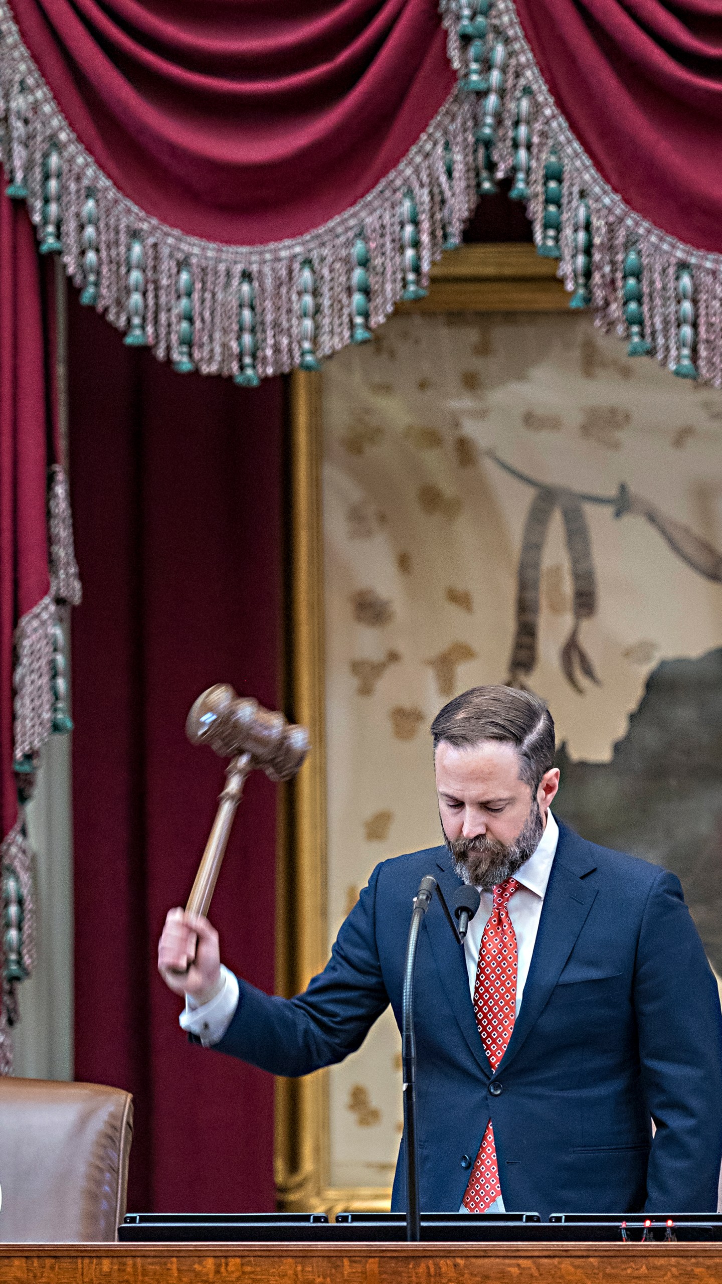 Texas House Speaker, Dustin Borrow, R - Lubbock, adjourns the House after a quorum was not met at the State Capitol, Friday, Aug. 8, 2025, in Austin, Texas. (AP Photo/Rodolfo Gonzalez)