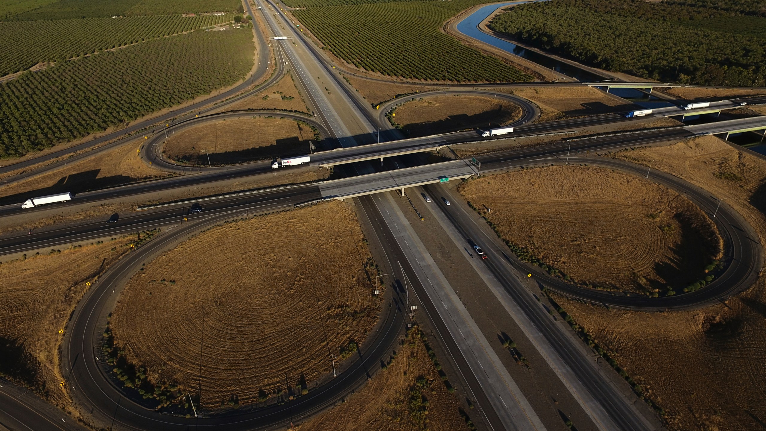 Freight trucks travel northbound on Interstate 5 Highway, Wednesday, Sept. 3, 2025, in Tracy, Calif. (AP Photo/Godofredo A. Vásquez)
