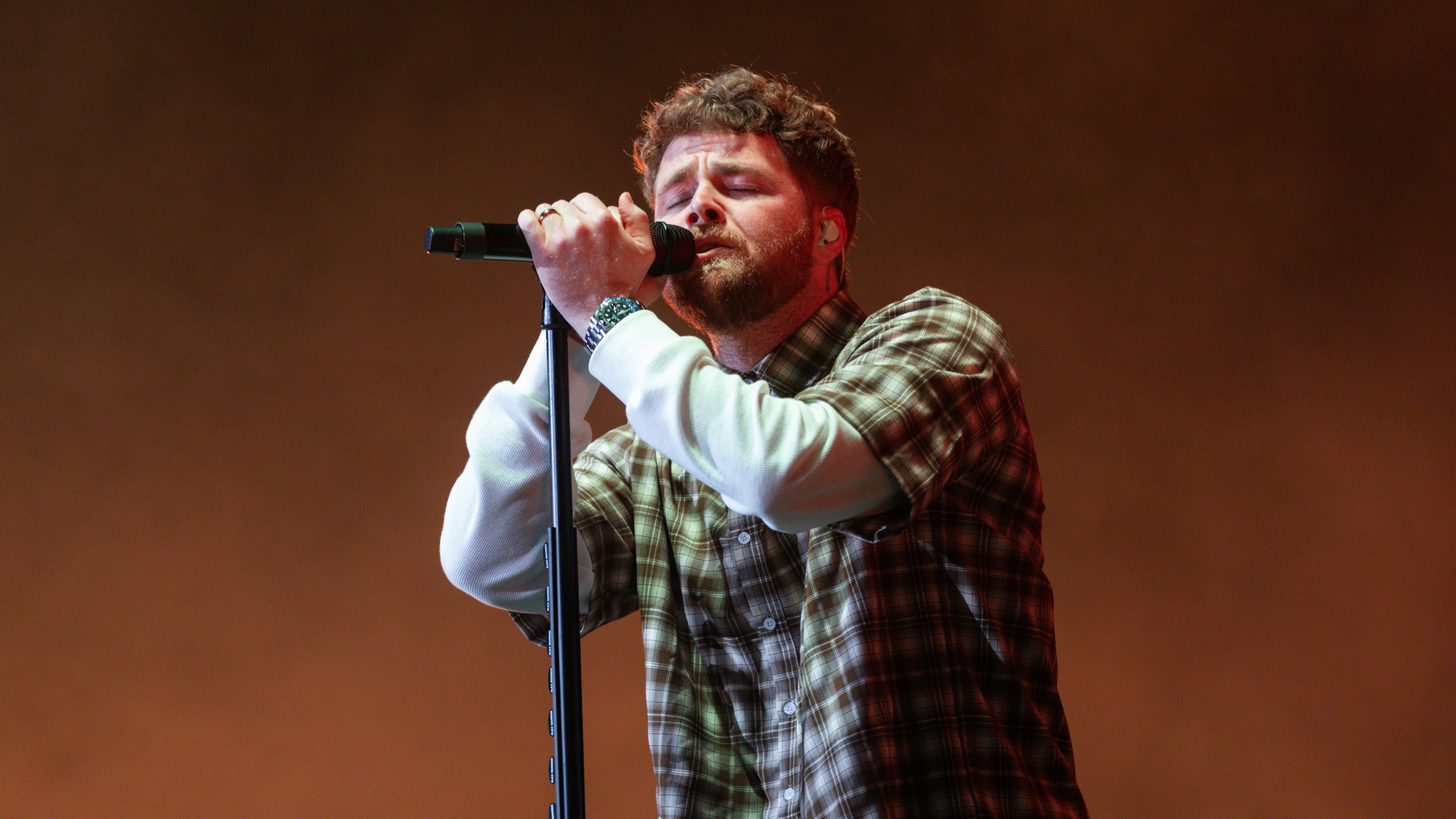 FILE - Alex Warren performs at Frontwave Arena in Oceanside, Calif., on Aug. 9, 2025. (Photo by Andrew Park/Invision/AP, File)
